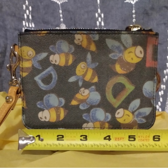 EUC: Vintage Rainbow Bumblebee Dooney & Bourke Rare coin bag Wristlet - Picture 11 of 11